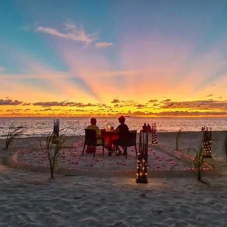 Ukulhas Villa Oceanview Hotel & Spa 외부 사진