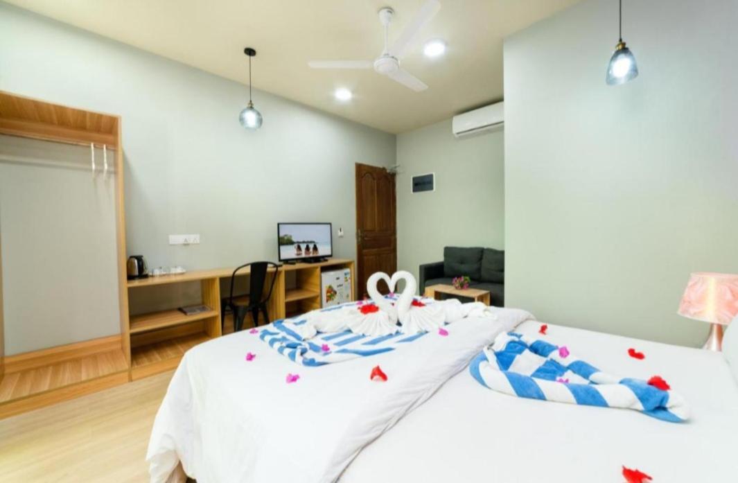Ukulhas Villa Oceanview Hotel & Spa 외부 사진